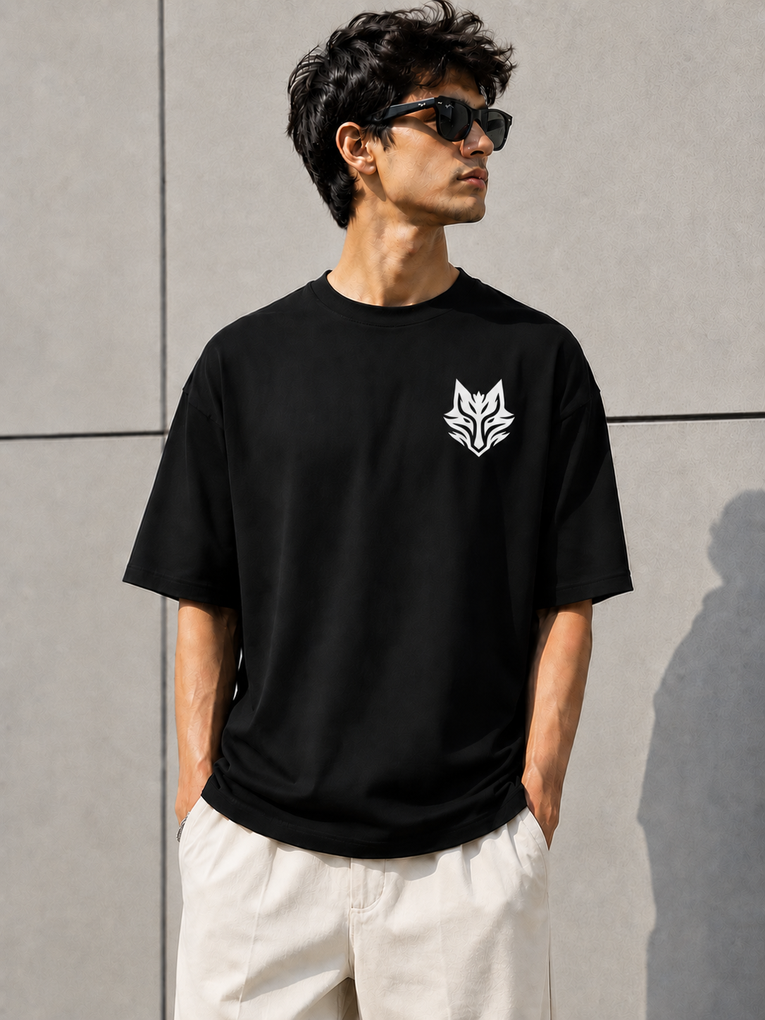 Black oversized t-shirt men front view Blake Essence