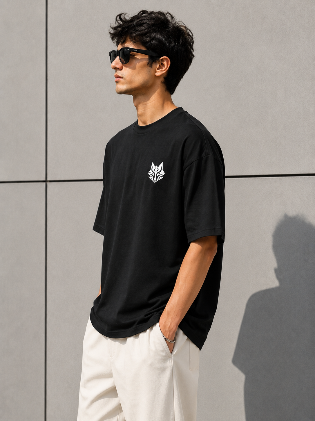 Black oversized t-shirt men left side view Blake Essence
